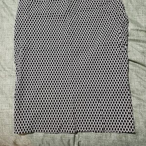 Motherhood Maternity Diamond Pattern Pencil Skirt